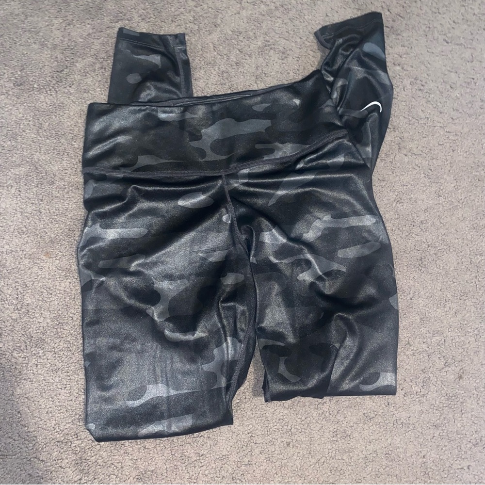 women’s camo nike leggings